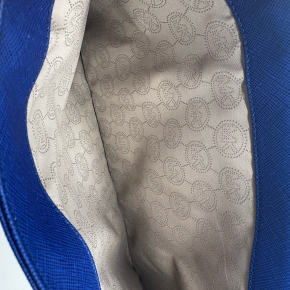 Michael Kors 13”x 8” sleeve for Laptop, iPad, or Tablet in blue - Picture 2 of 5